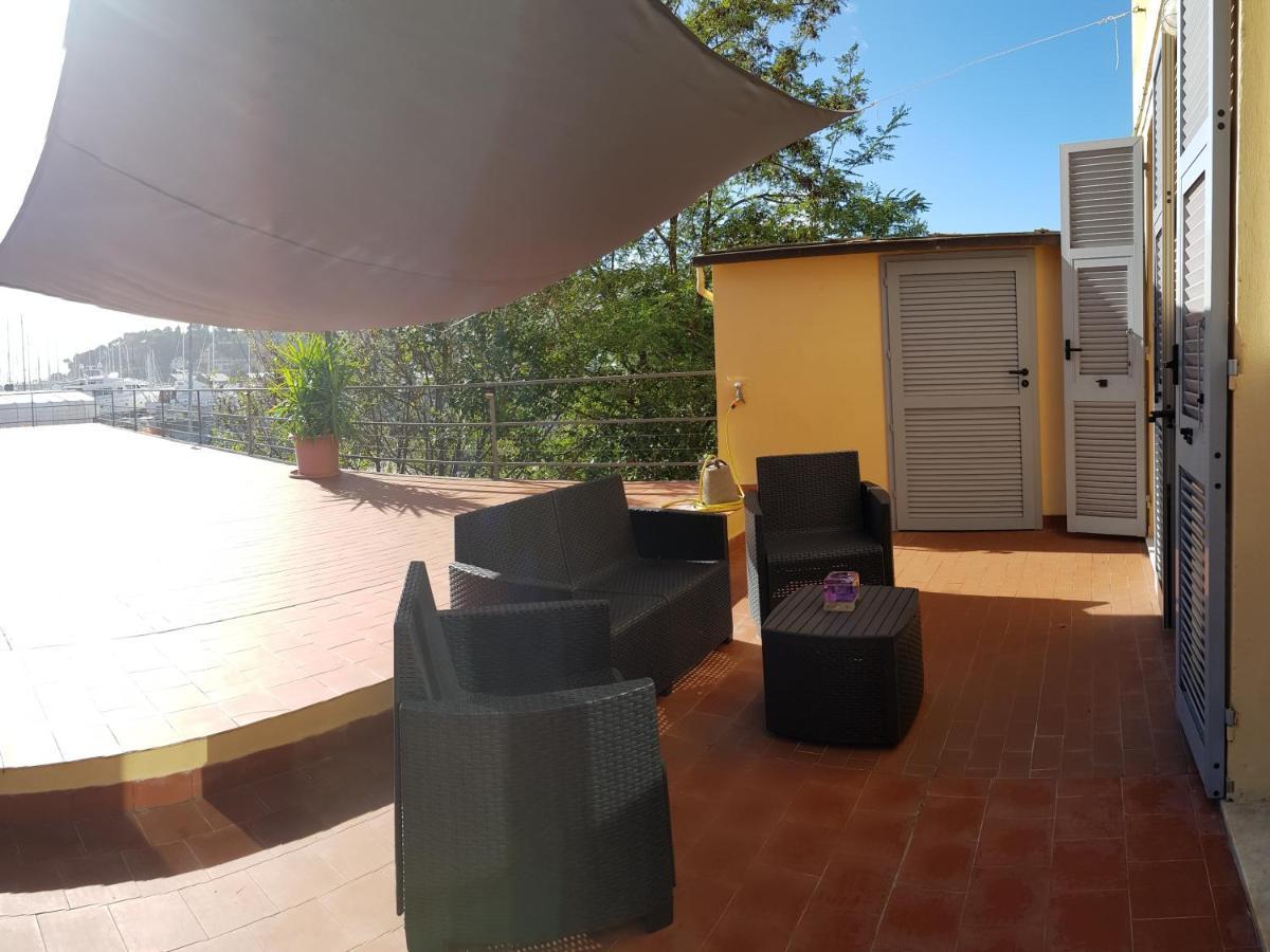 La Terrazza Apartment,A 50 Mt Dal Mare Варацце Экстерьер фото